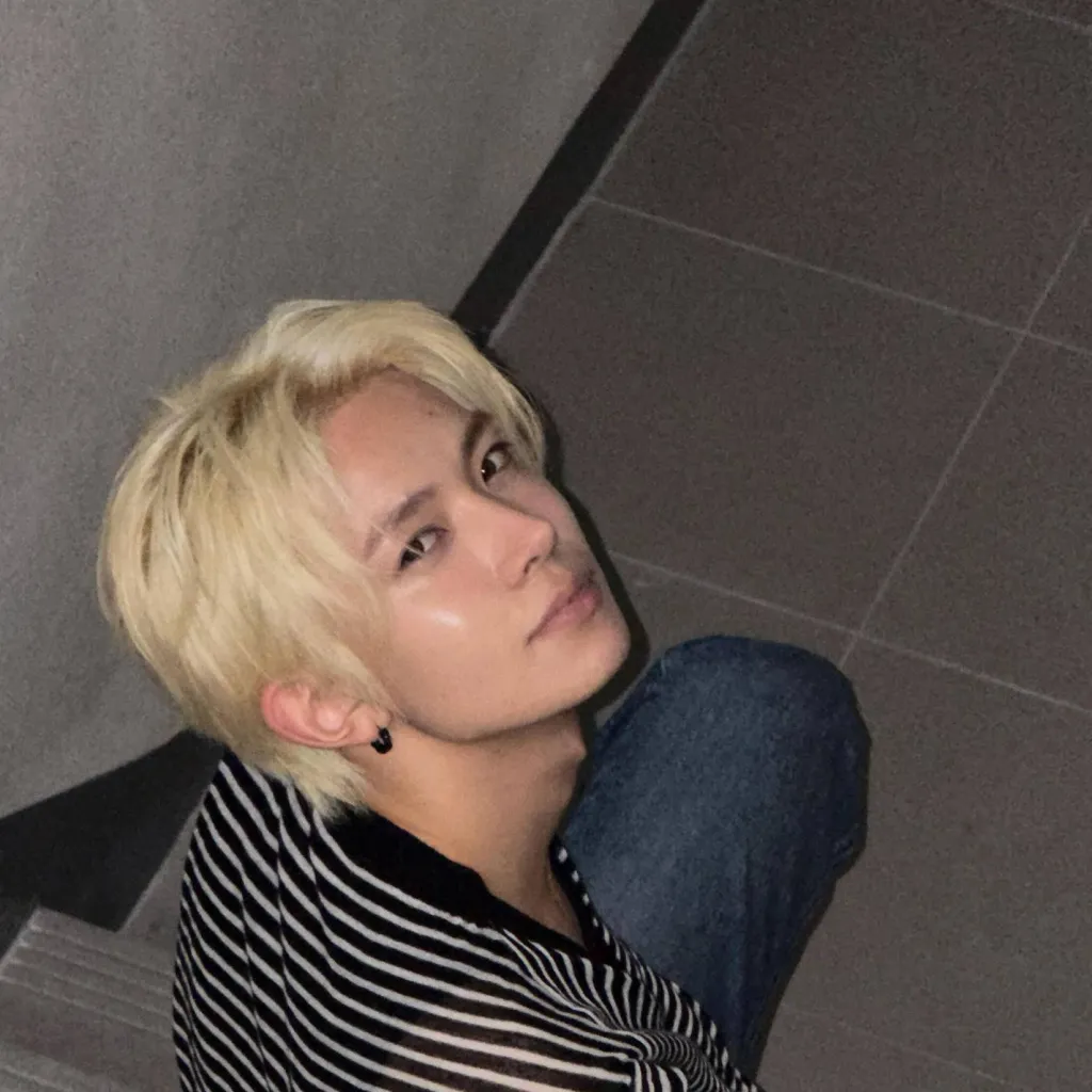 chat with ai character: evan / heeseung 