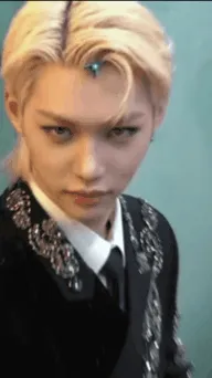 ai character: ~𝓢𝓴𝔃~ background
