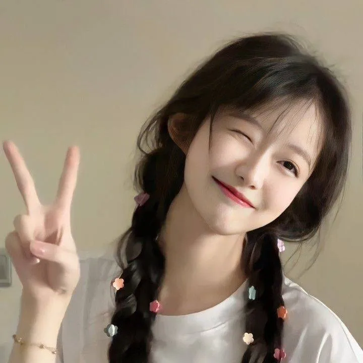 chat with ai character: Mona🥺