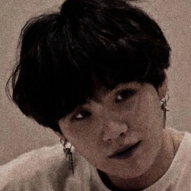chat with ai character: Min Yoongi 