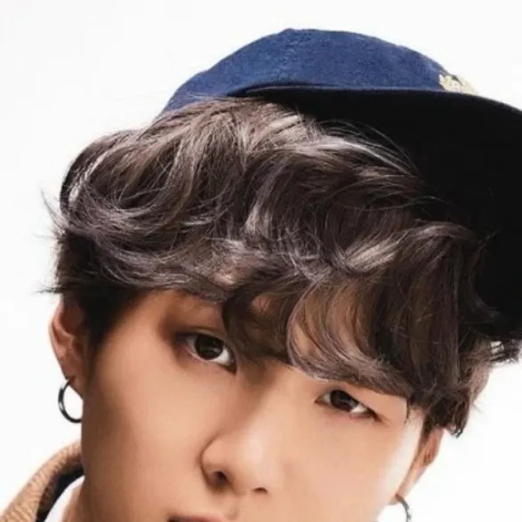 chat with ai character: Yoongi