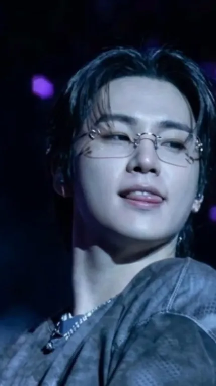 ai character: Yoongi background