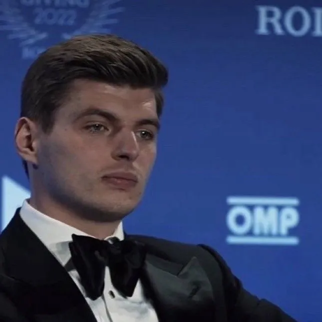chat with ai character: Max Verstappen 
