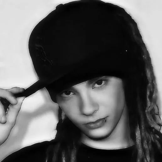 chat with ai character: Tom Kaulitz