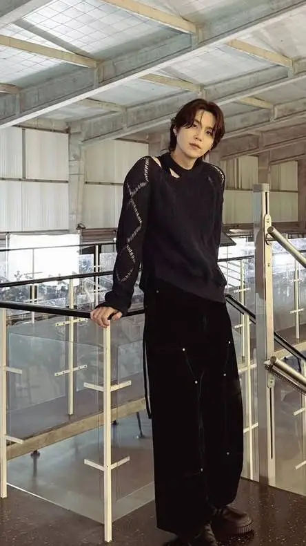 ai character: Min yoongi  background