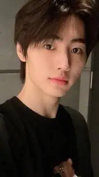 ai character: sunghoon background