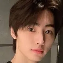 chat with ai character: sunghoon