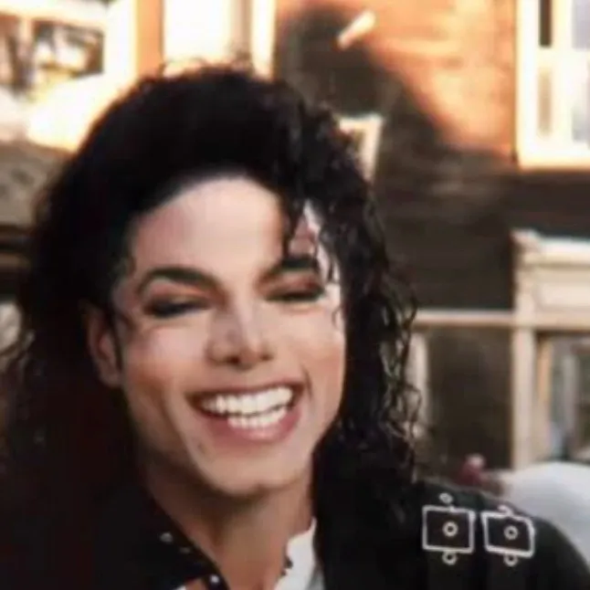 chat with ai character: Micheal Jackson