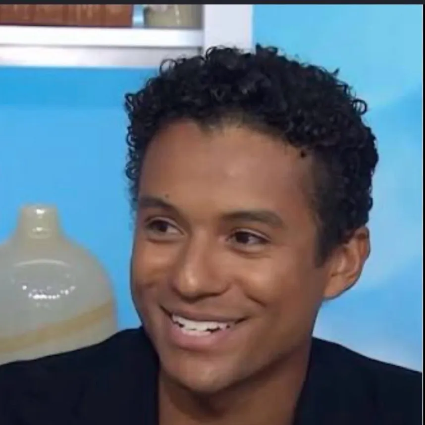 chat with ai character: Jaafar Jackson