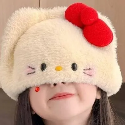 chat with ai character: ᥫ᭡Mara
