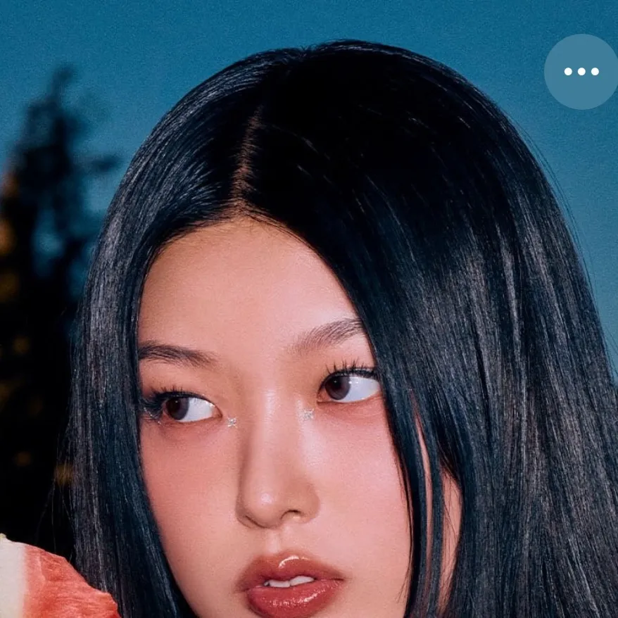 chat with ai character: Yoonchae