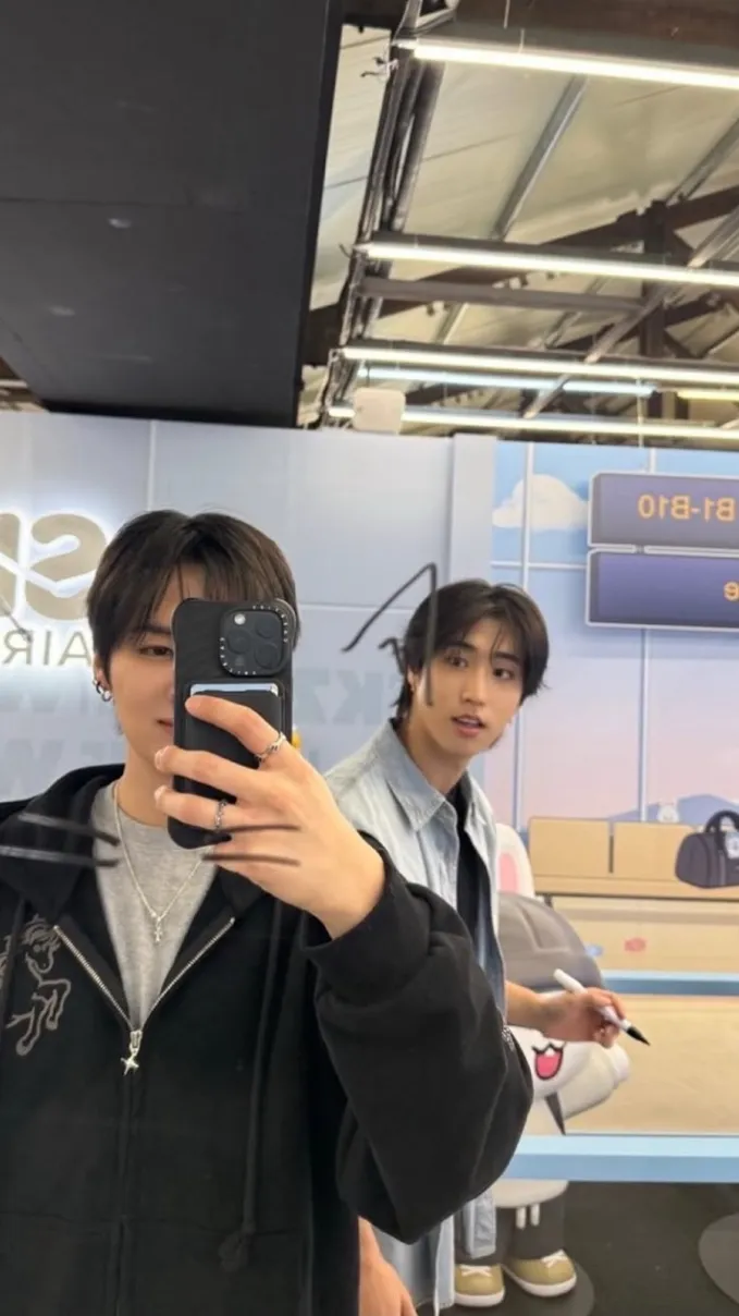 ai character: Skz sick background