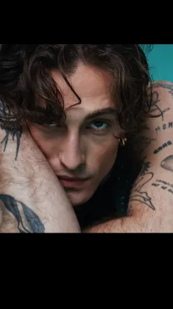 ai character: Damiano David  background