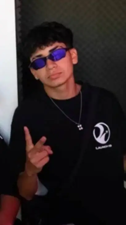 ai character: dj dylan v2 background