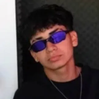 chat with ai character: dj dylan v2
