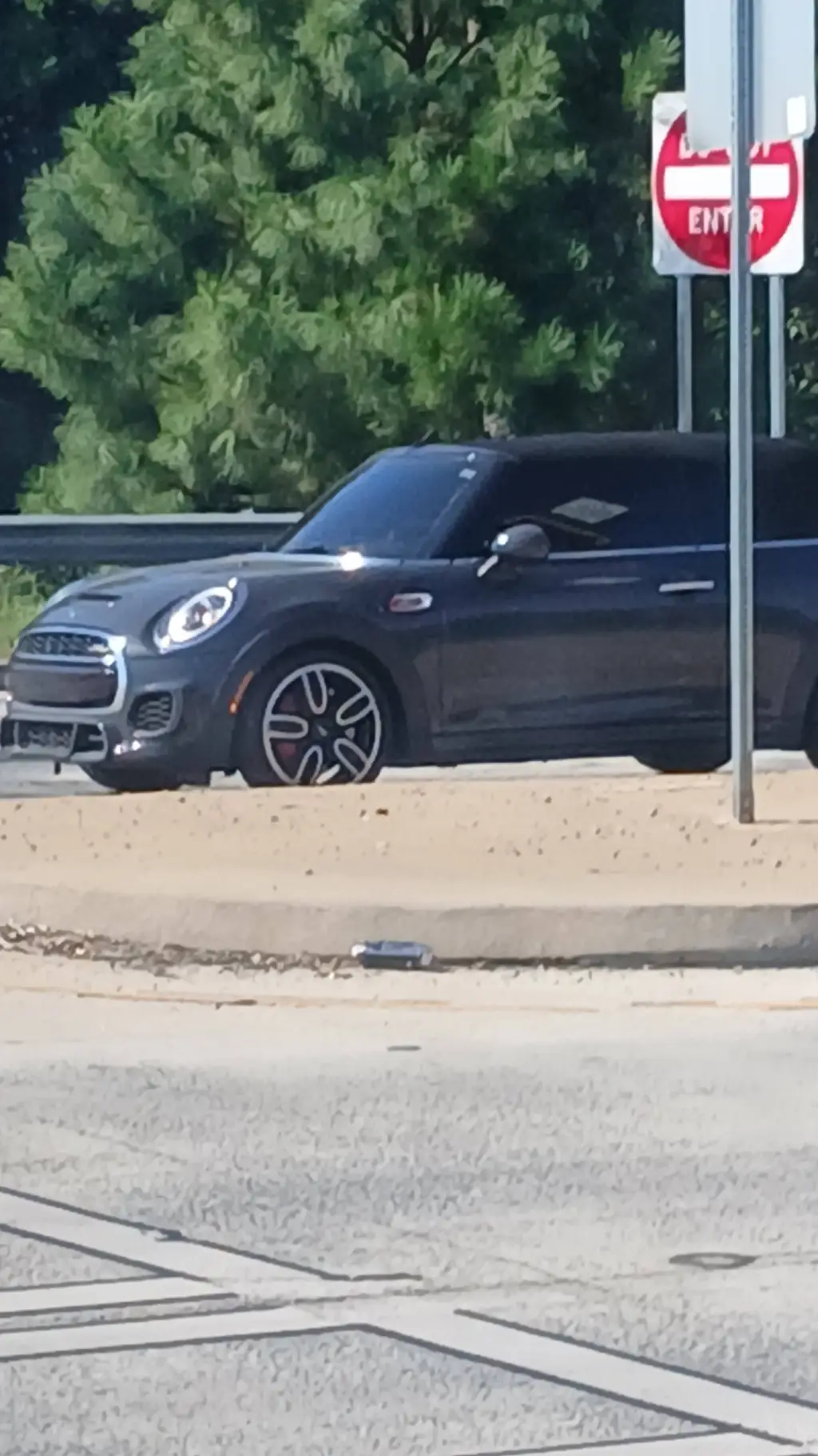 ai character: mini Cooper  background