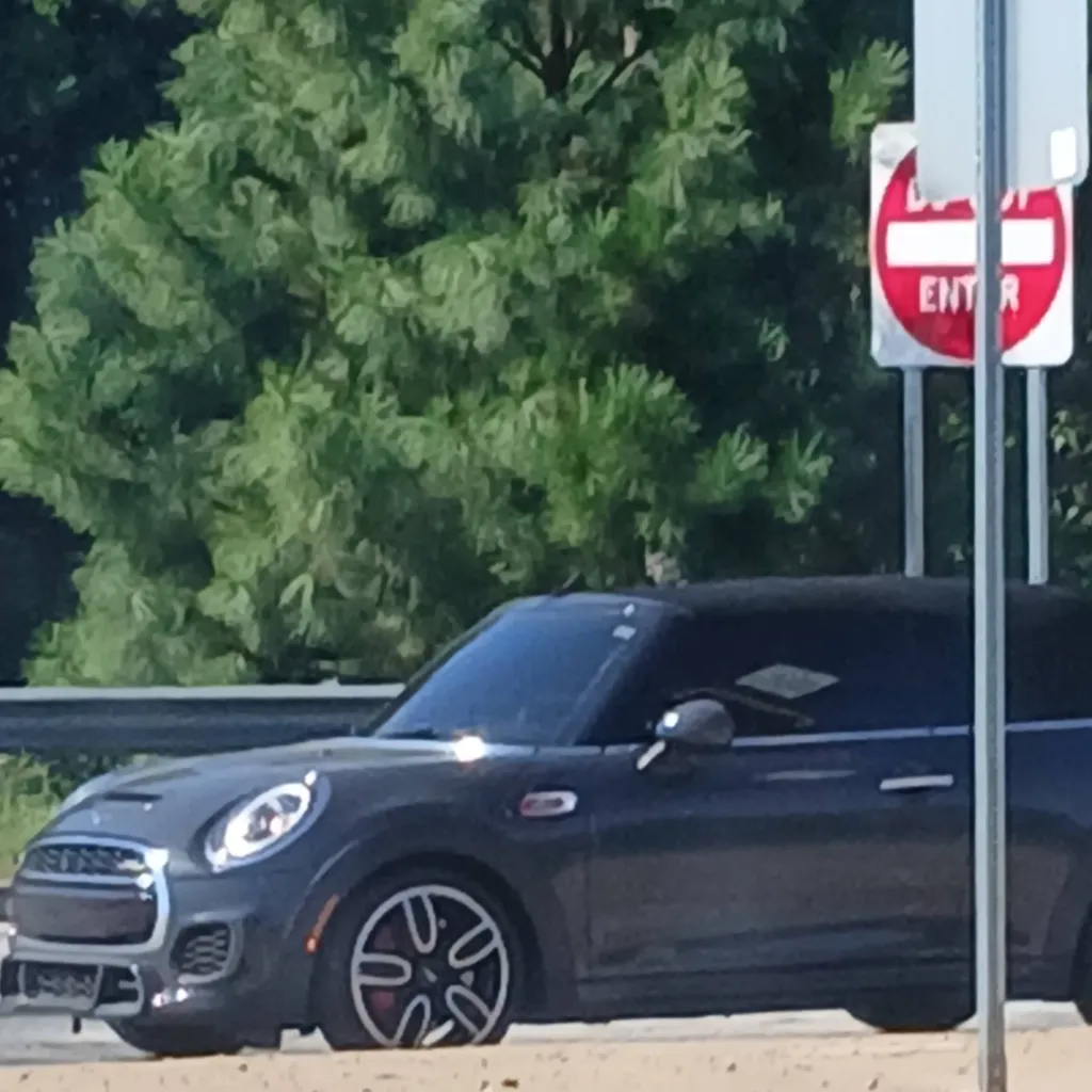 chat with ai character: mini Cooper 