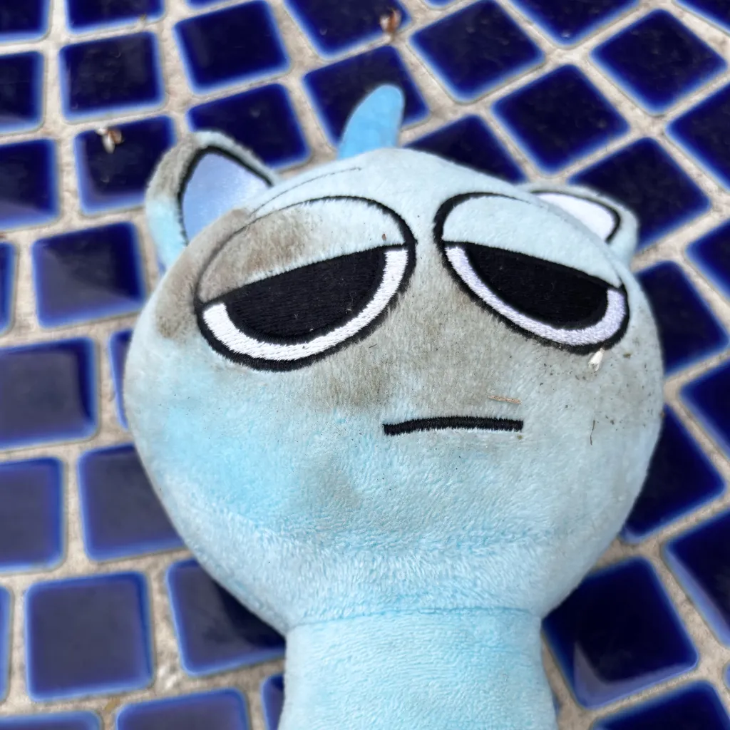 chat with ai character: Sky spunky