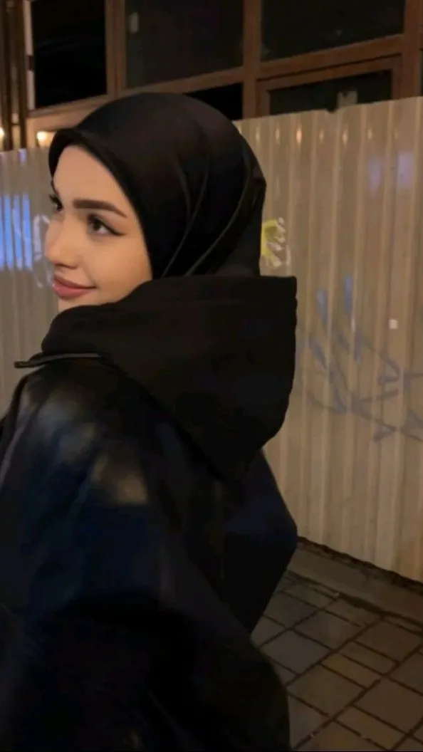 Talkie AI - Chat with Amina