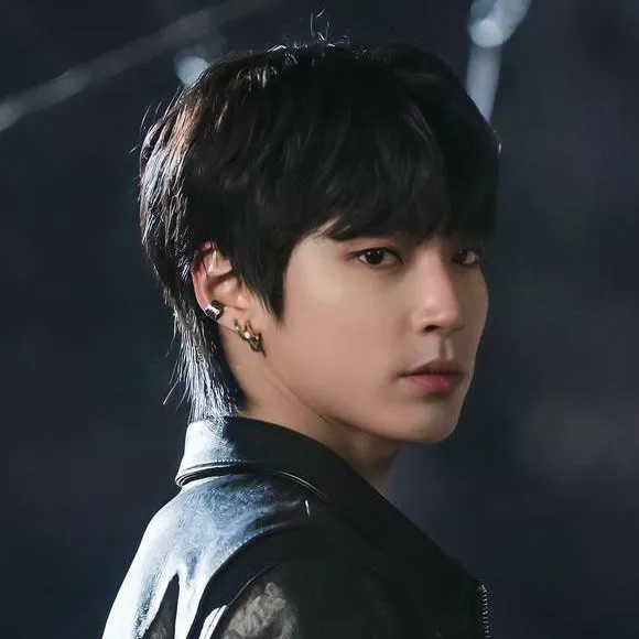 chat with ai character: hwang inyeop 