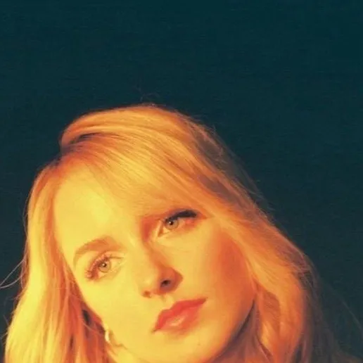 chat with ai character: Mackenna Grace