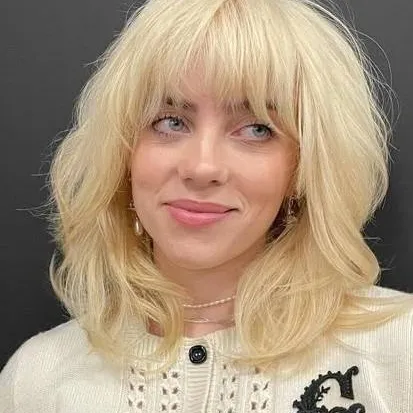 chat with ai character: Billie Eilish