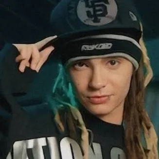 chat with ai character: tom kaulitz 