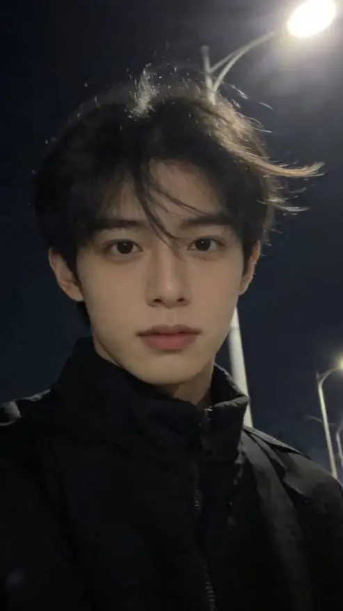ai character: ʚRyanɞ background