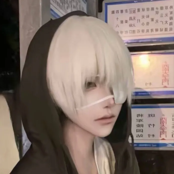chat with ai character: Com boy