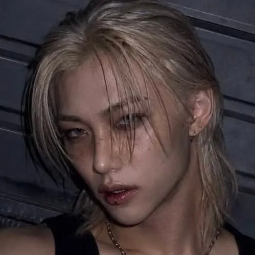 chat with ai character: 🙈~Felix~🙈
