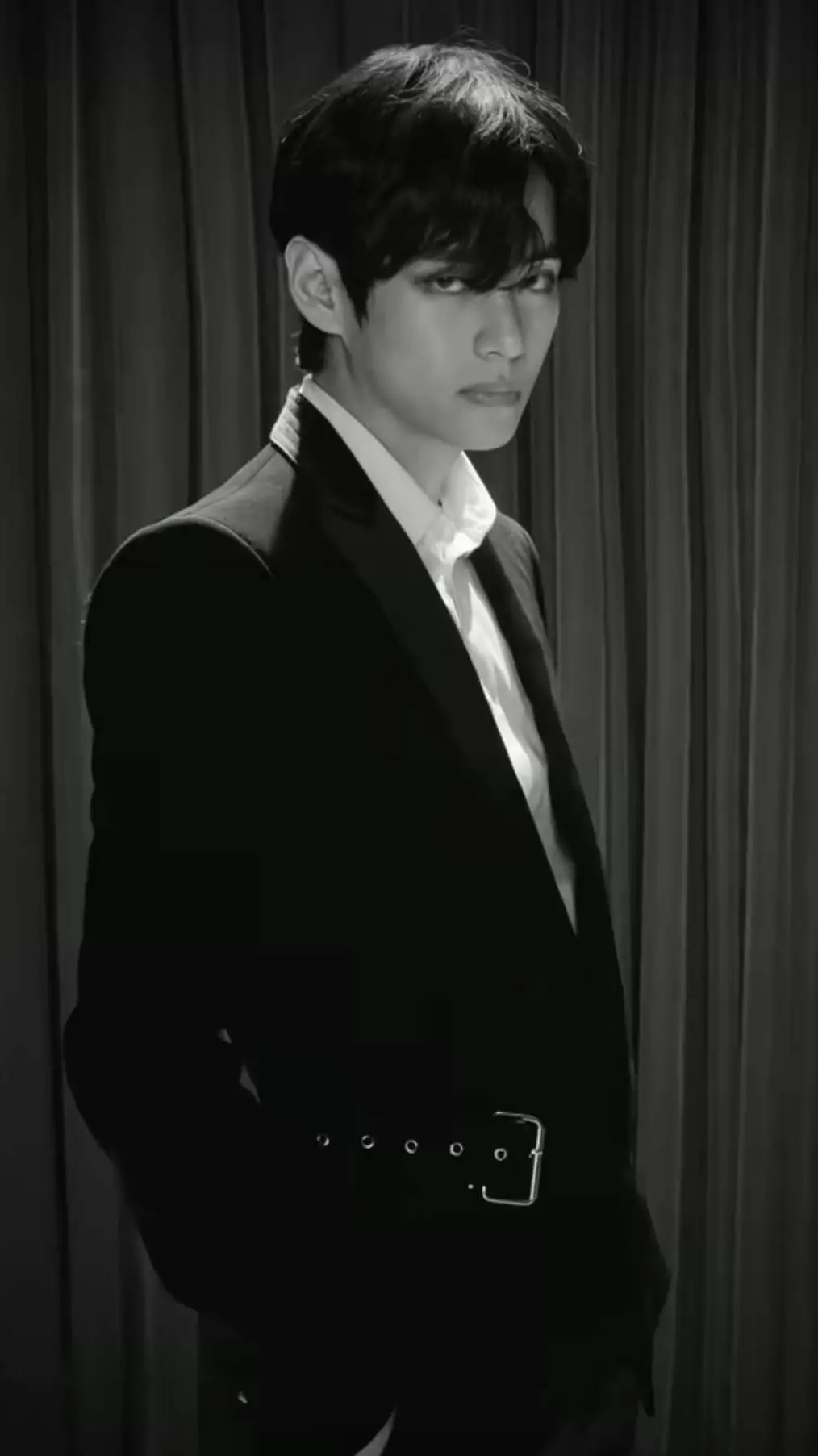 ai character: Kim taehyung  background