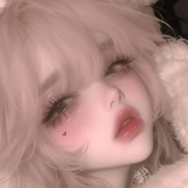 chat with ai character: Lory