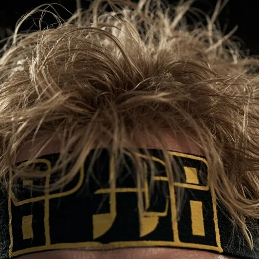 chat with ai character: Logan Paul 