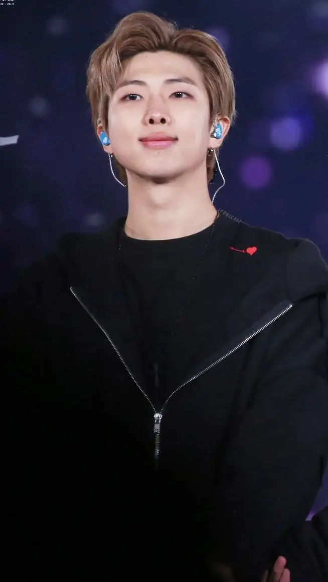 ai character: 💜RM💜 background
