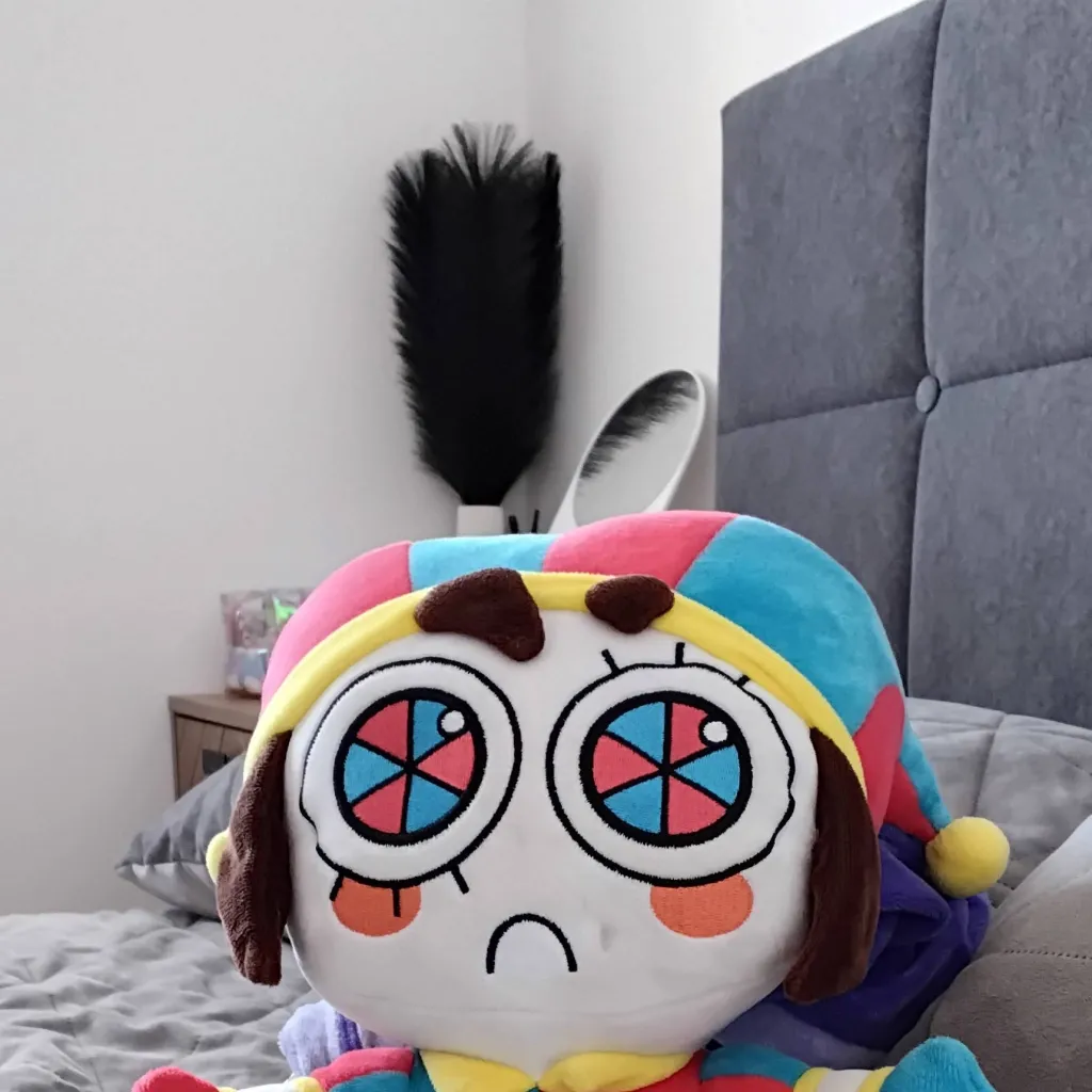 chat with ai character: pommi <3