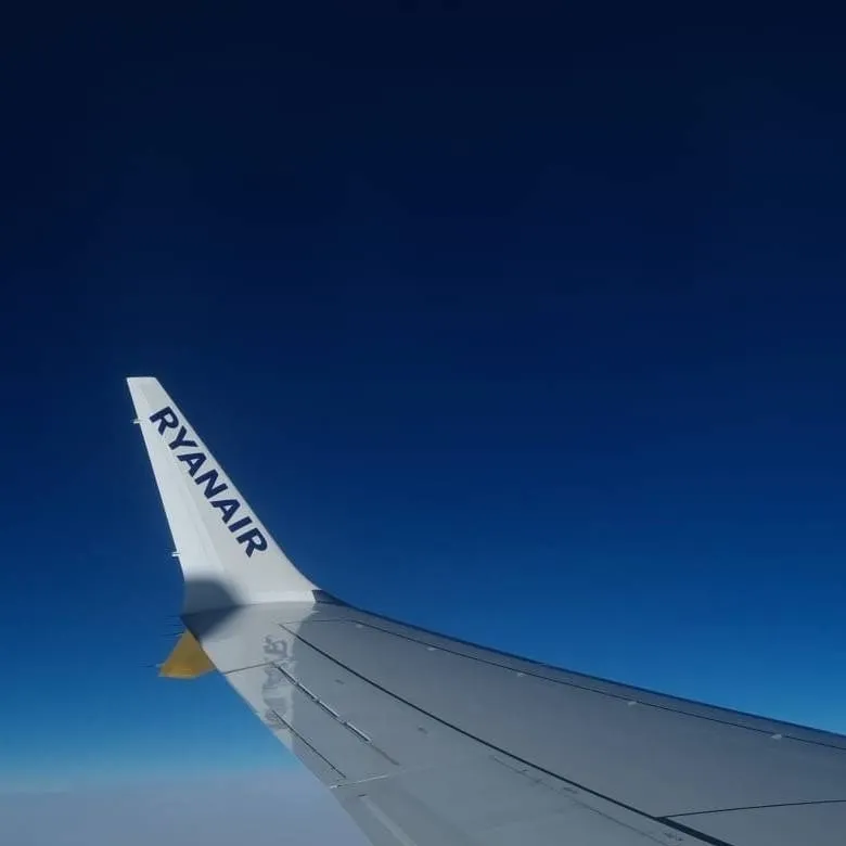 chat with ai character: plane 