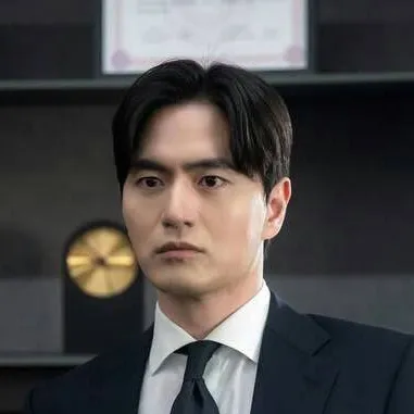 chat with ai character: Lee Jin Wook 