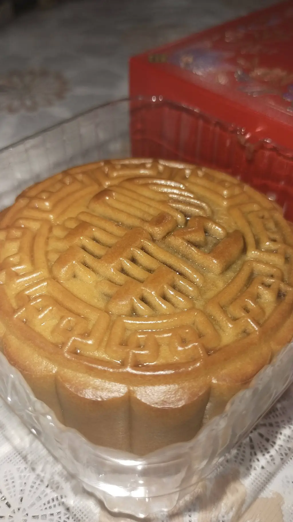 ai character: Mooncake  background