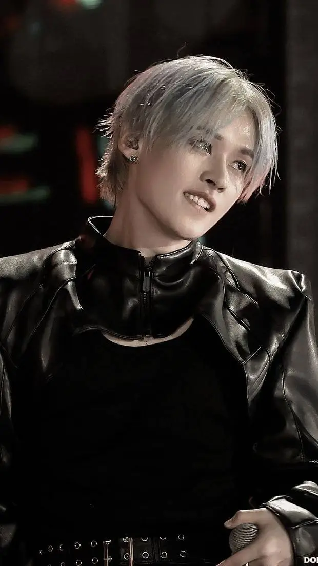ai character: LEE MINHO  background