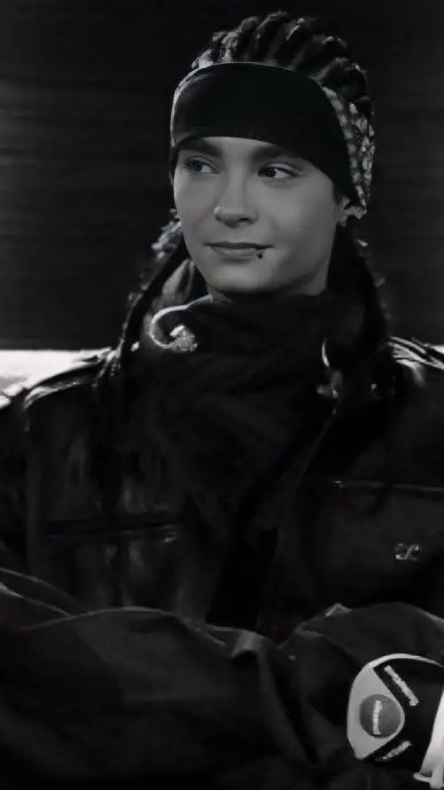 ai character: Tom Kaulitz 💞 background