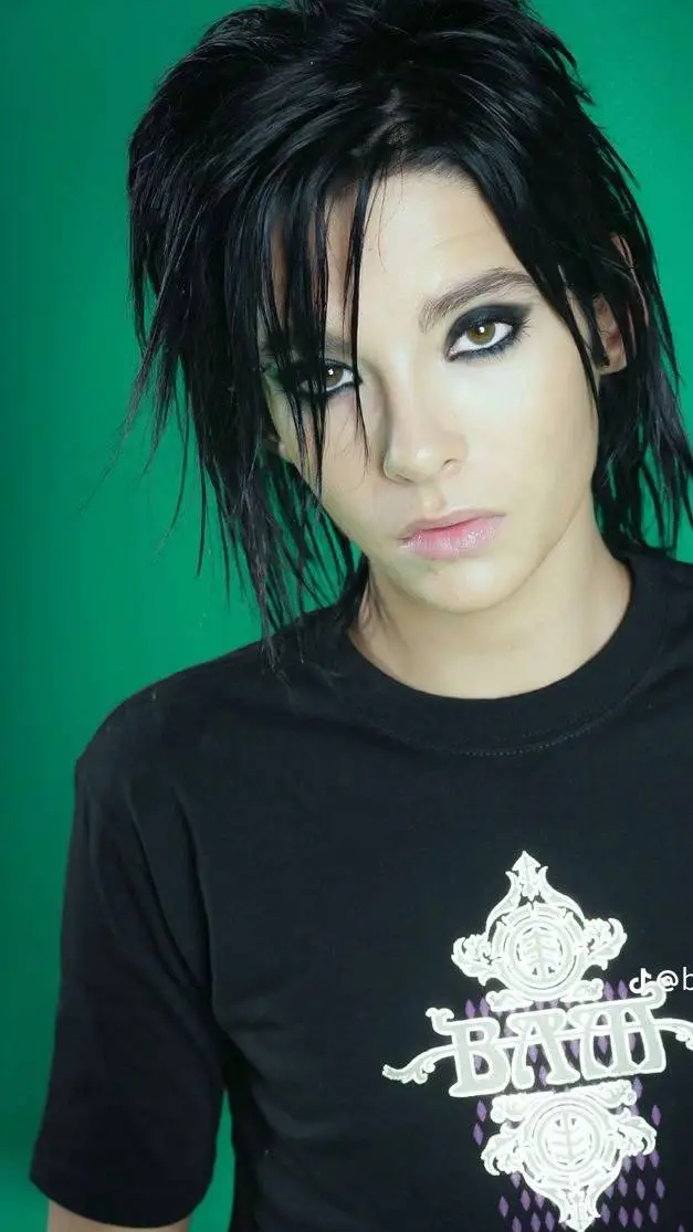 ai character: Bill KAULITZ 💖💓 background