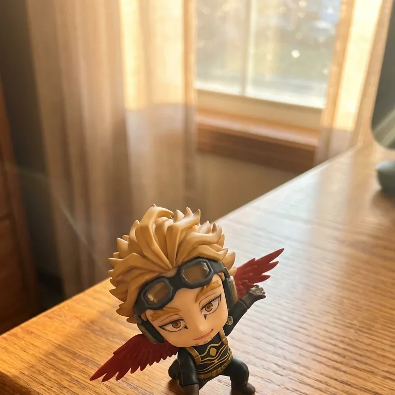 chat with ai character: baby hawks!