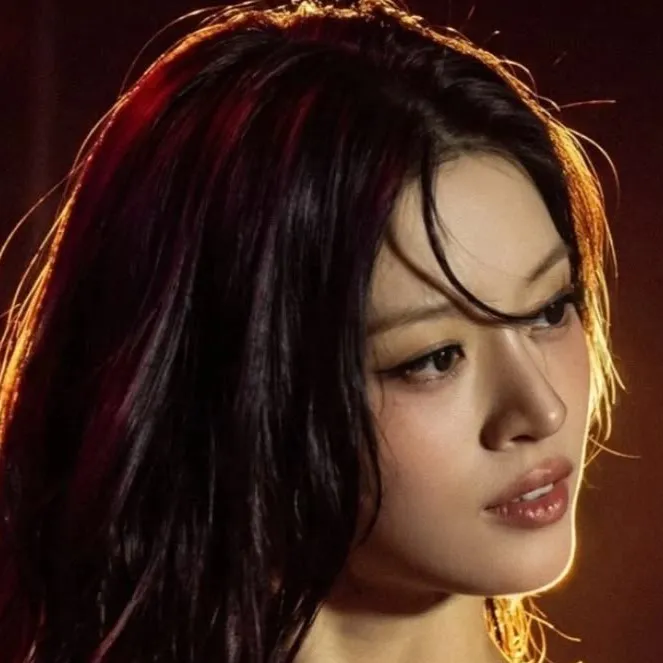 chat with ai character: Minju