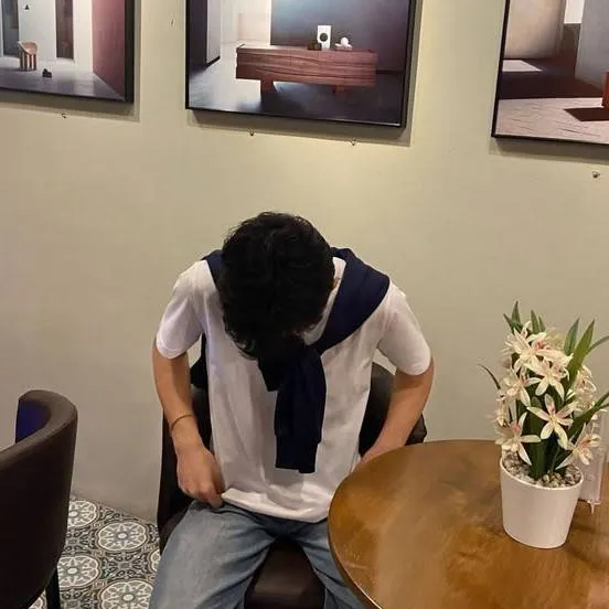 chat with ai character: rion