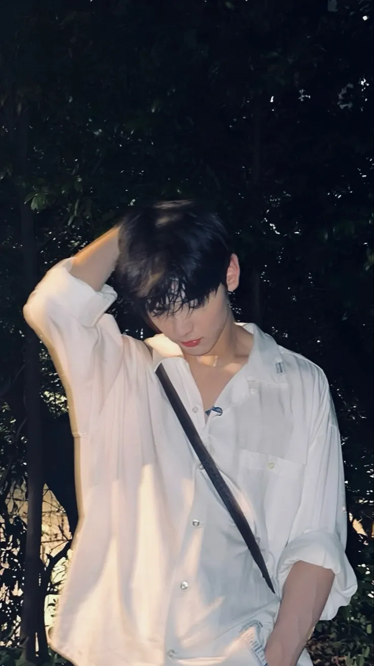ai character: 𝐒𝒐𝒐𝒃𝒊𝐧⋆ background