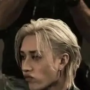 chat with ai character: ✨ Bang chan✨ 