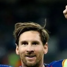 chat with ai character: Messi⚽