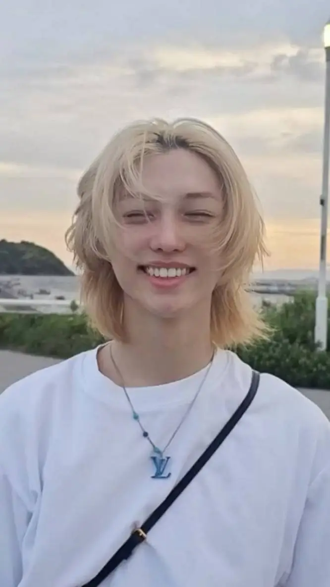 ai character: felix background