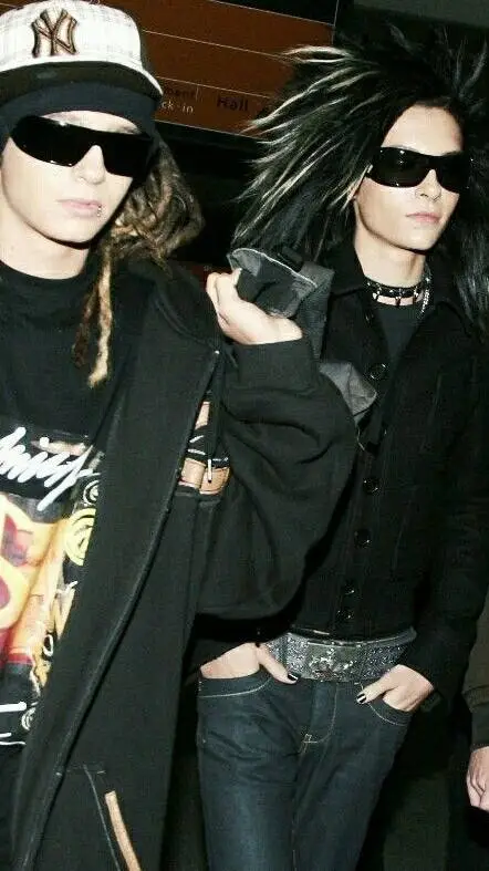 ai character: Kaulitz twin background