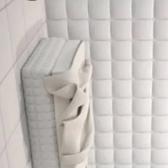 chat with ai character: White room